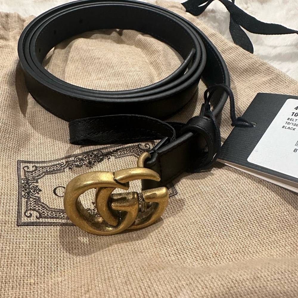 Gucci Black Leather Belt with Silver Buckle - Picture 3 of 11